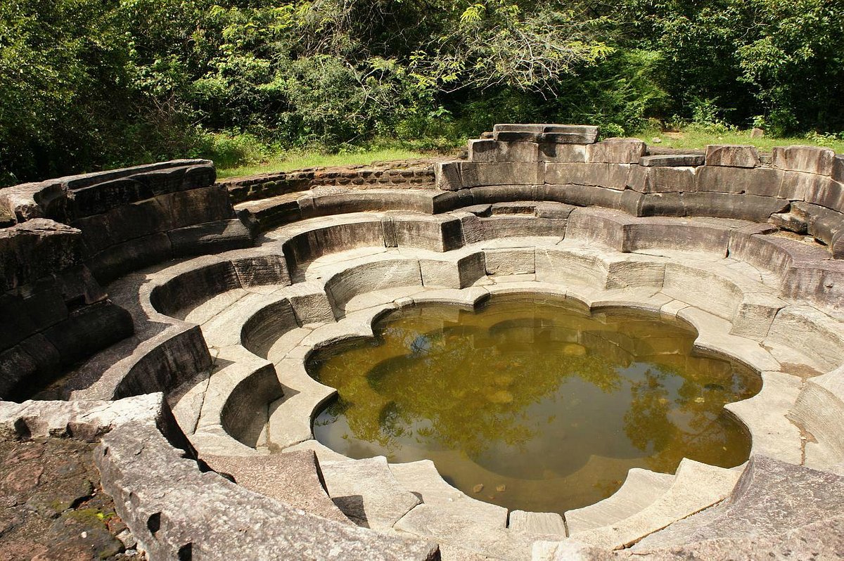 Polonnaruwa - Lotus Pond