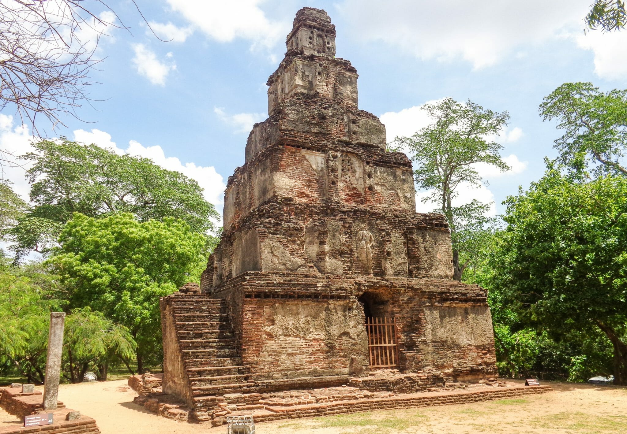 Polonnaruwa - Sathmahal Prasada