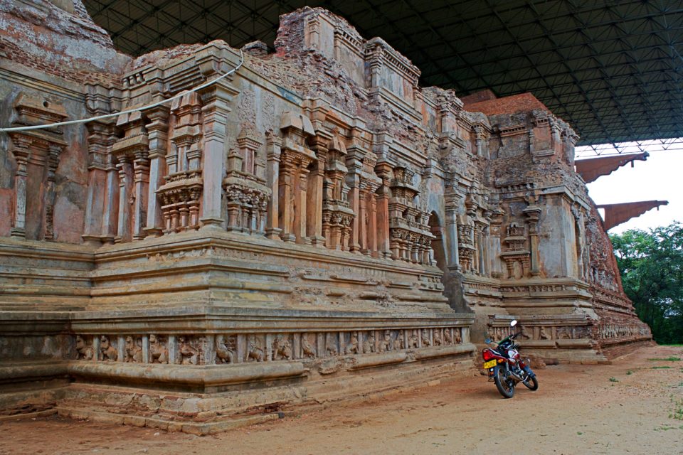 Polonnaruwa - Thiwanka Pilimage